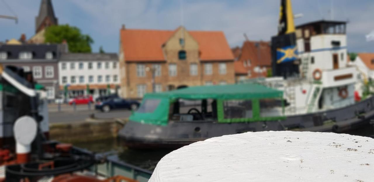 Kapitainskoje Direkt Am Hafen Flensburgs Apartamento Exterior foto
